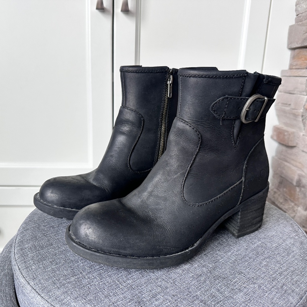 BØRN Leather Ankle Boots Size 8